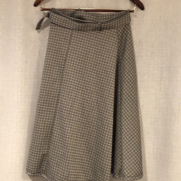 New skirt size S, European size 36. - Picture 2 of 2